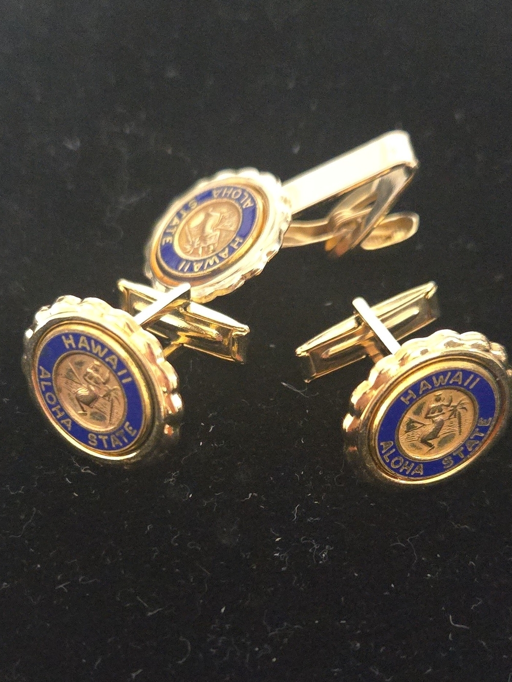 Gold-Tone Hawaii Aloha State Cufflinks and Tie Clip Set - Blue Accent